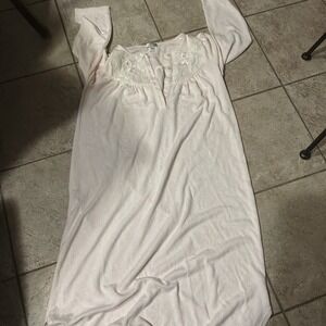 MISS ELAINE PINK NIGHTGOWN SZ M Granny core
